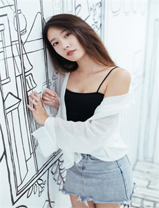 《小妈让我添她的桃源洞-超级空姐》
