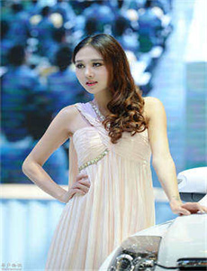 《梁婖婷图片-制服装惑之禁欲》